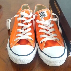 Converse orange low tops M7 W9